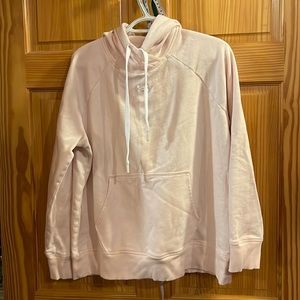 Soft pink large women’s under armor sweatshirt hoodie